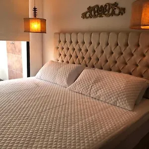 Casa Makondo Hotel